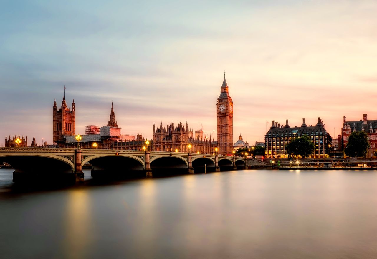 英国留学申请服务跨地区衔接示意